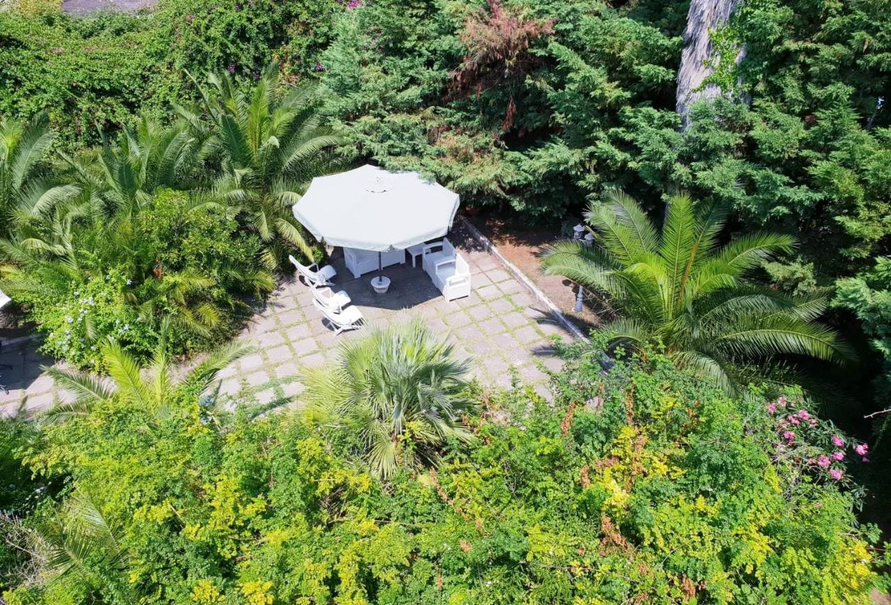 B&B Il Giardino Di Villa Anna Треказе Экстерьер фото